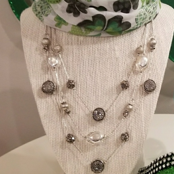 Jewelry - 🌹Beautiful 3 Tier Silver Necklace🌹
